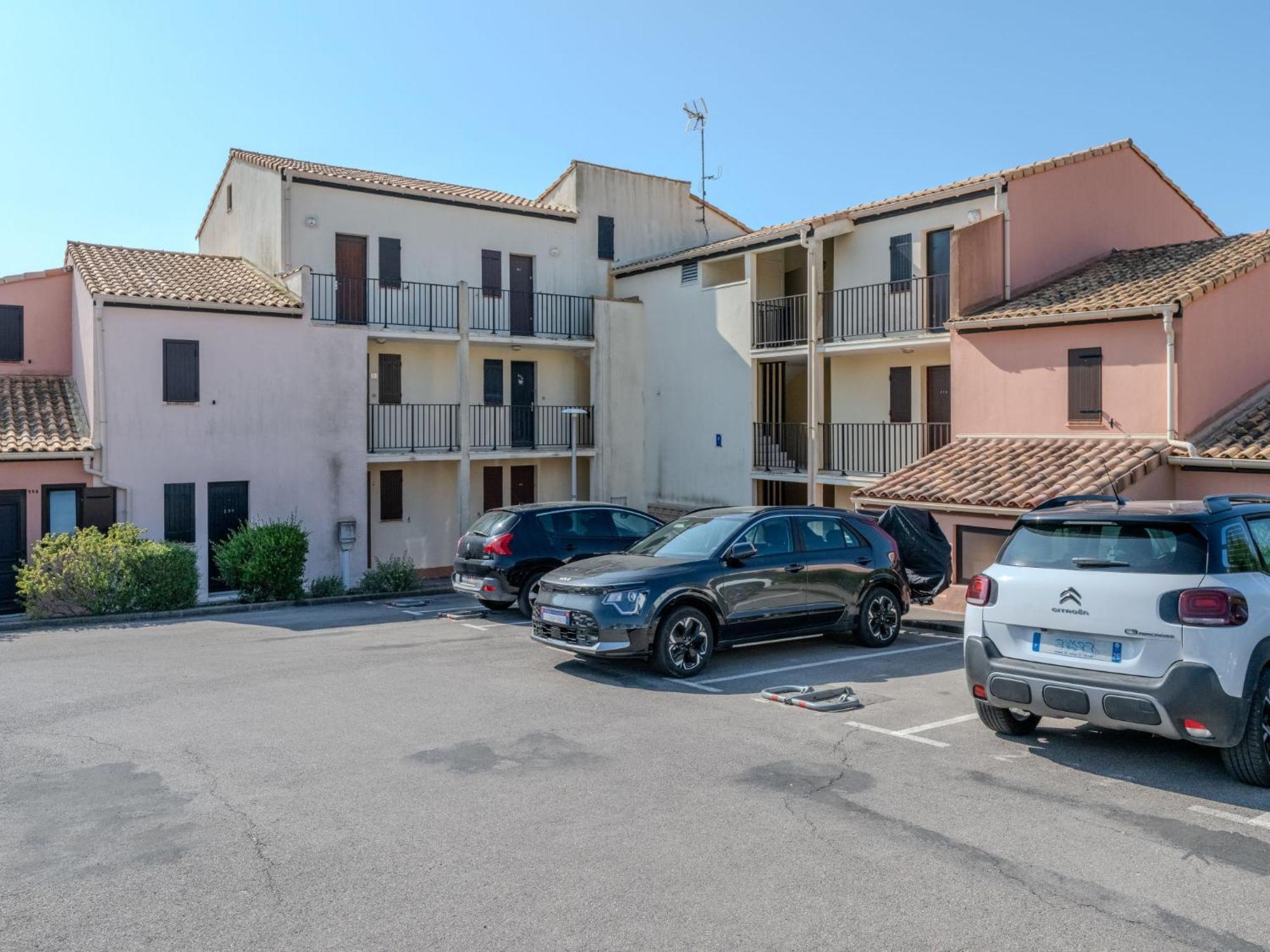 Apartment Les Eaux Vives 1 & 2-2 By Interhome Saint-Pierre-la-Mer  Εξωτερικό φωτογραφία